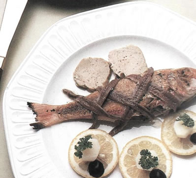 Salmonetes con anchoas