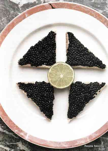 Tostadas de caviar